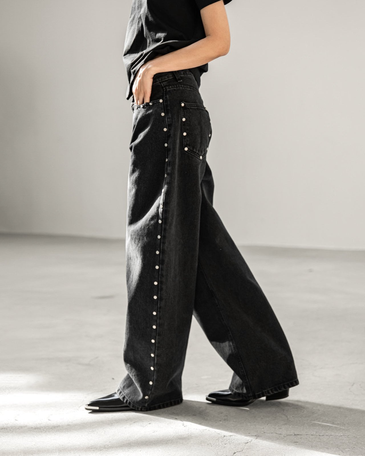 Pantalones Anchos Vaqueros con Tachuelas