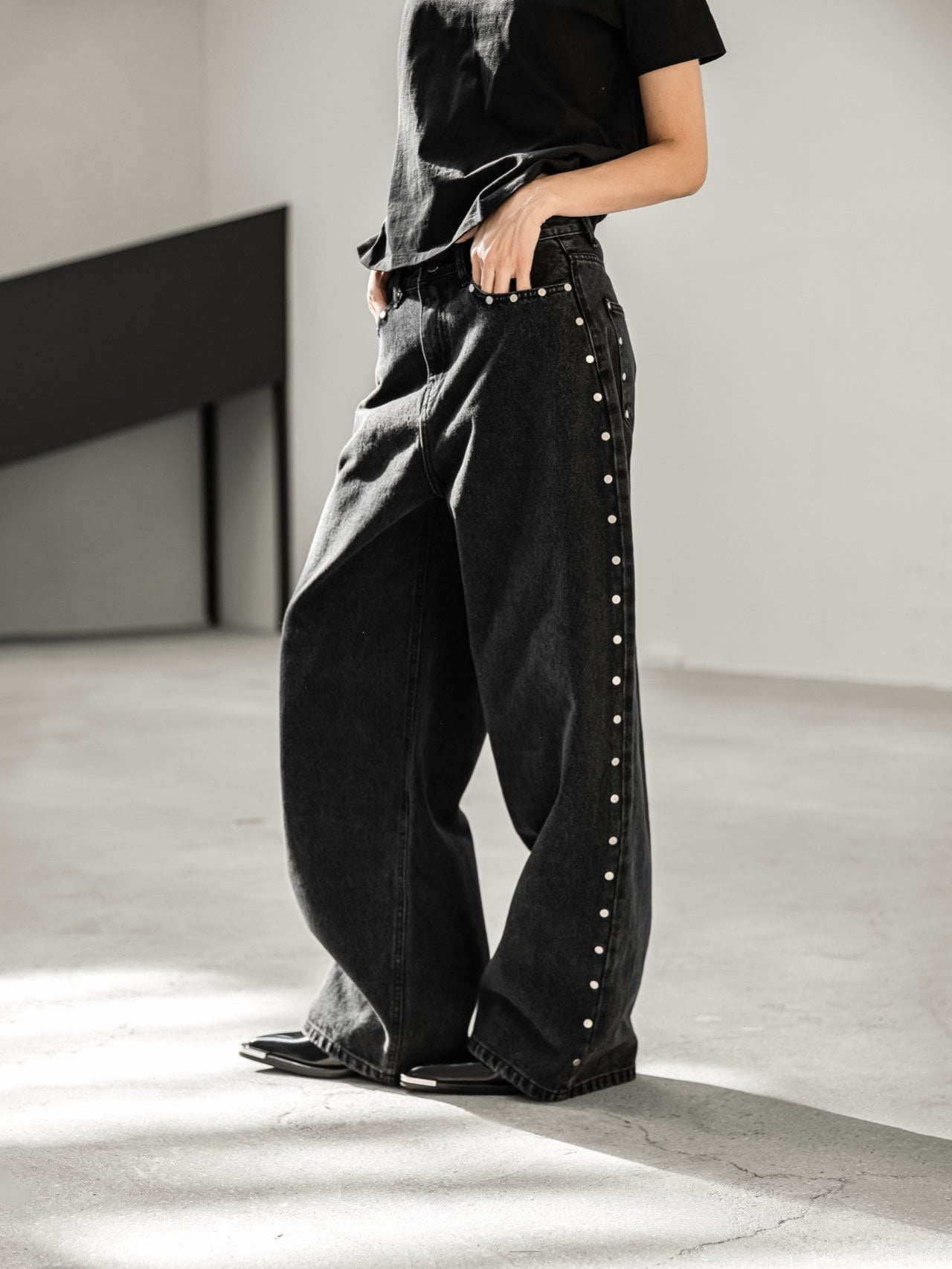 Pantalones Anchos Vaqueros con Tachuelas