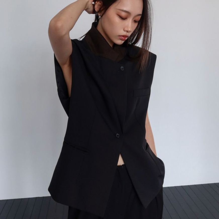 The Elara Vest
