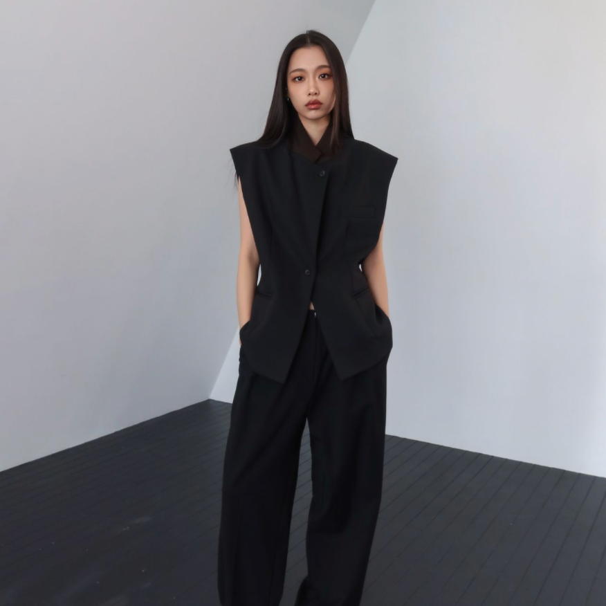 The Elara Vest