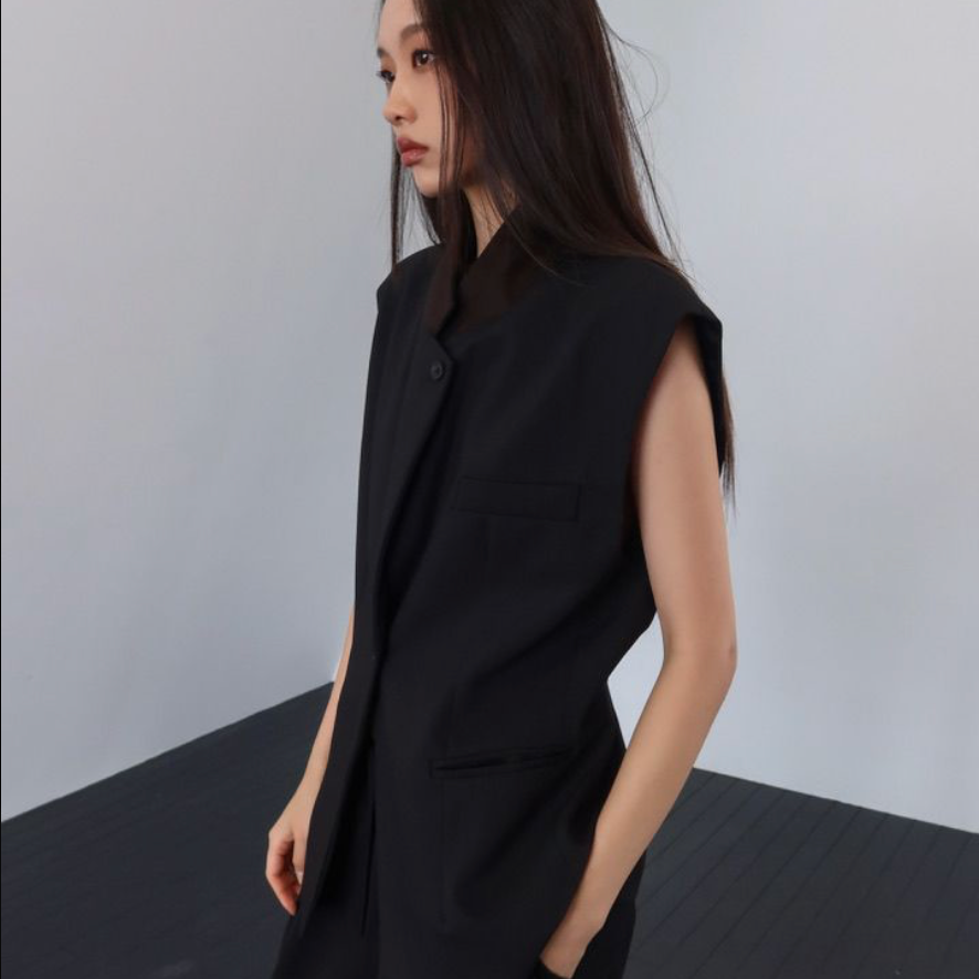 The Elara Vest