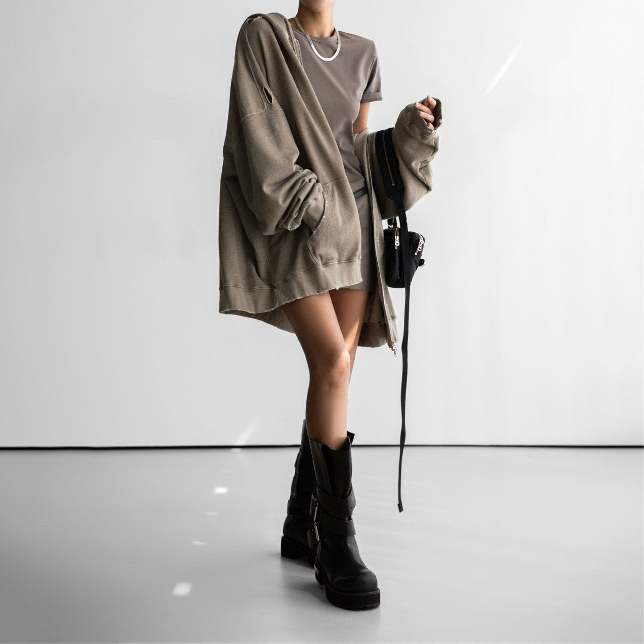 Oversized Cutted Detail Sweatshirt