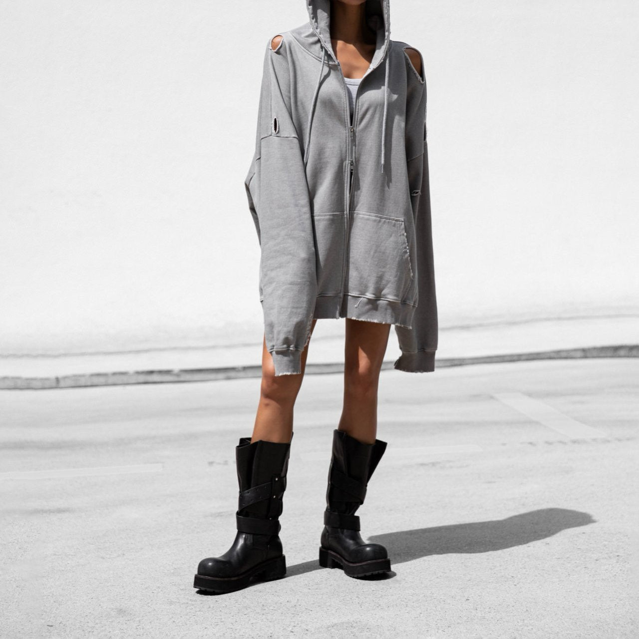 Oversized Cutted Detail Sweatshirt