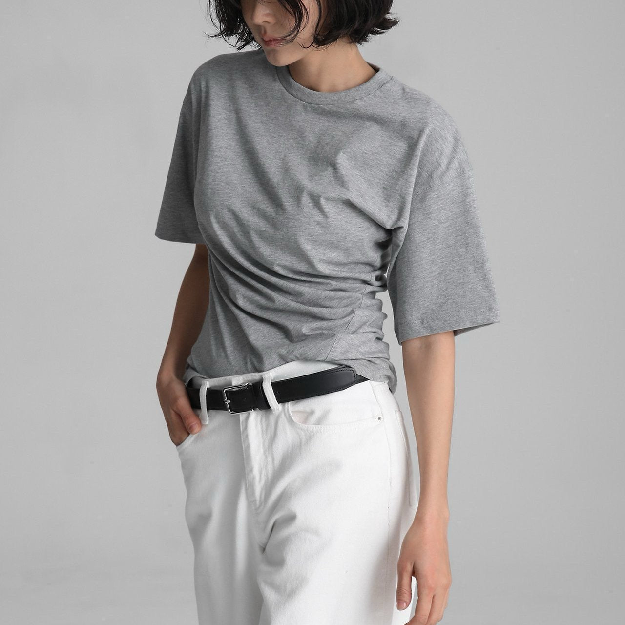 Camiseta con detalle retorcido