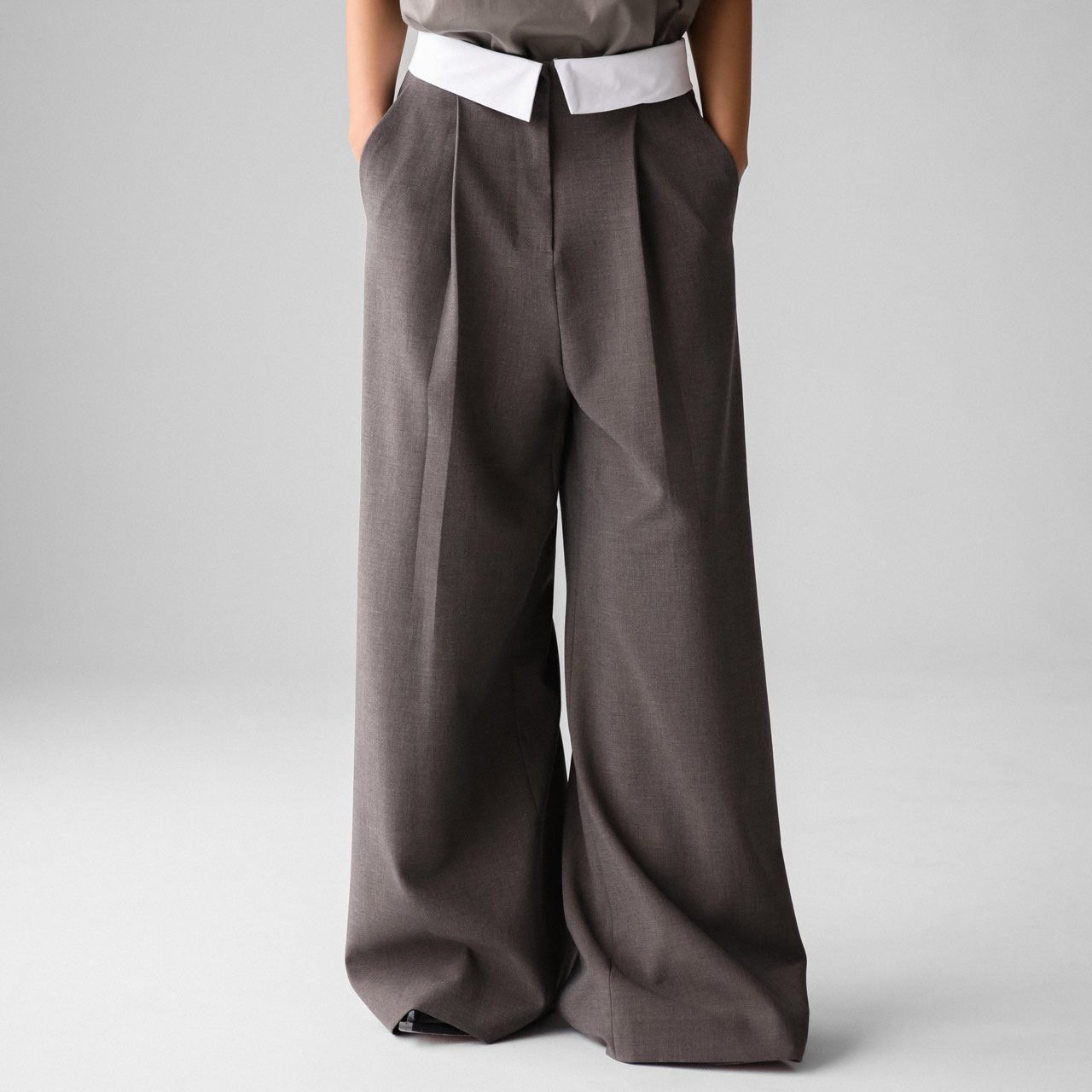 BI – Color Waist Wide Pin – Tuck Trousers