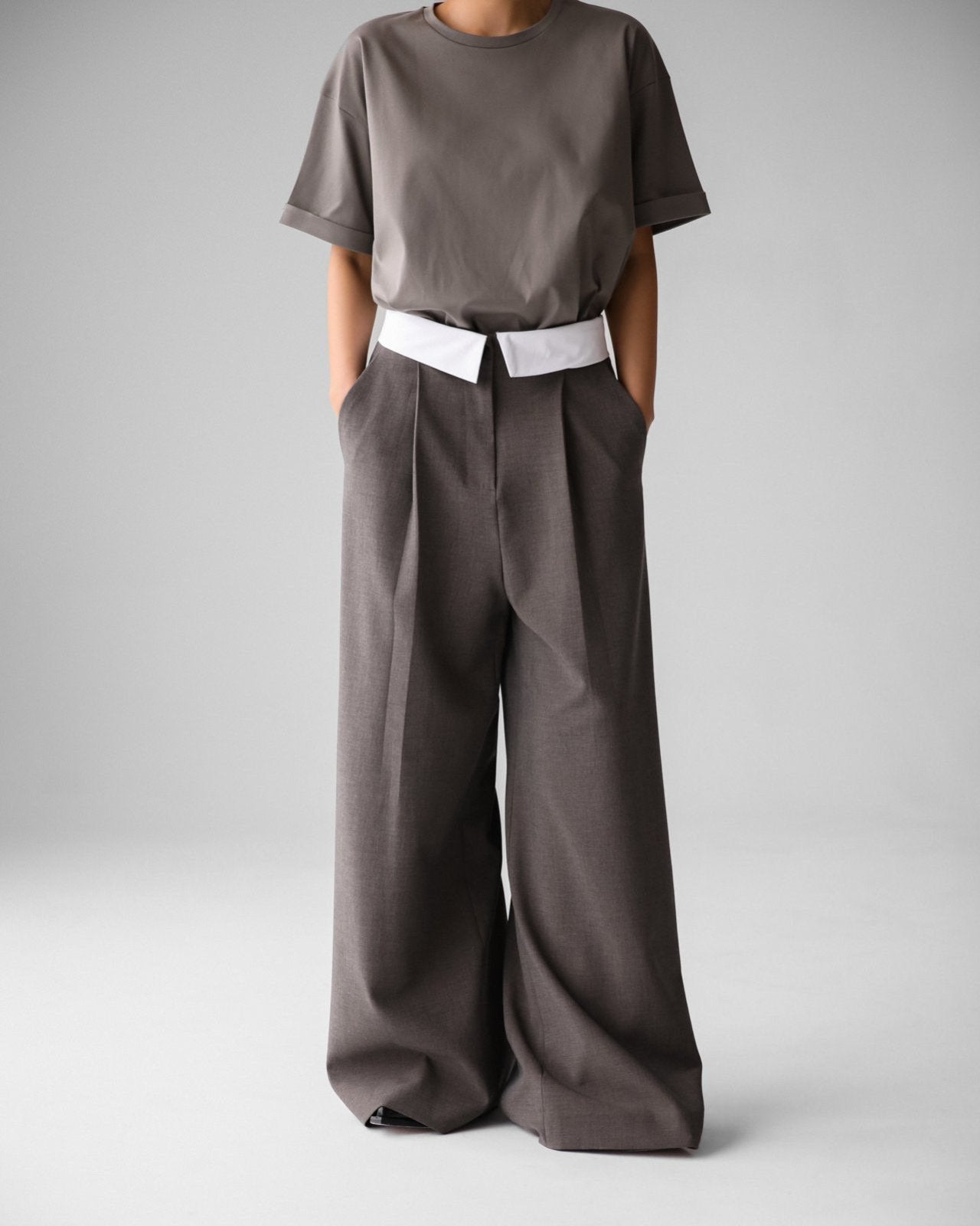 BI – Color Waist Wide Pin – Tuck Trousers