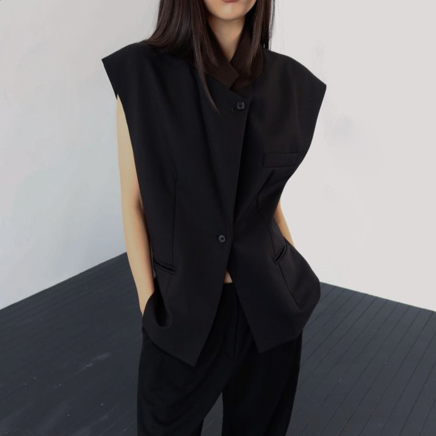 The Elara Vest