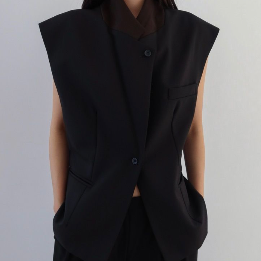 The Elara Vest